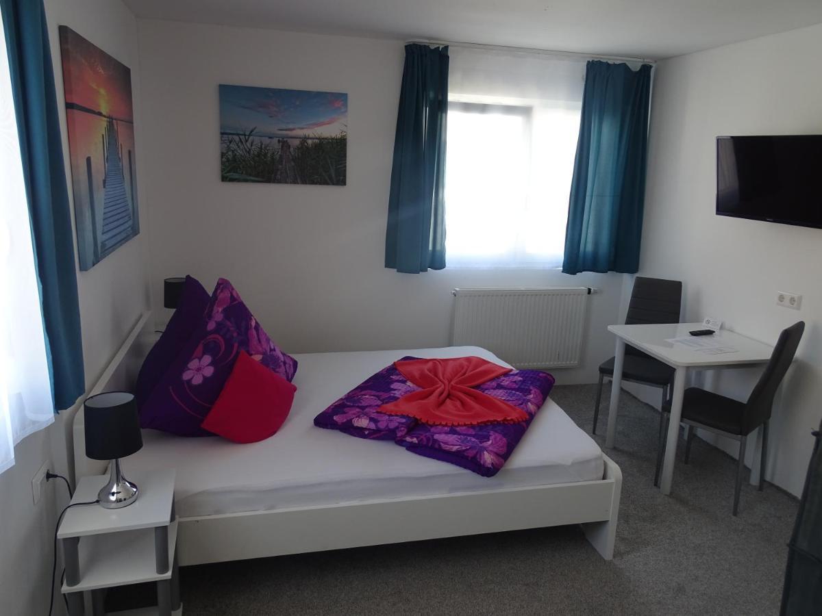 Gaestehaus Uezel Friedrichshafen Bagian luar foto