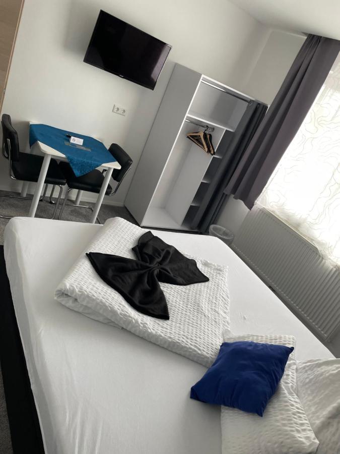 Gaestehaus Uezel Friedrichshafen Bagian luar foto