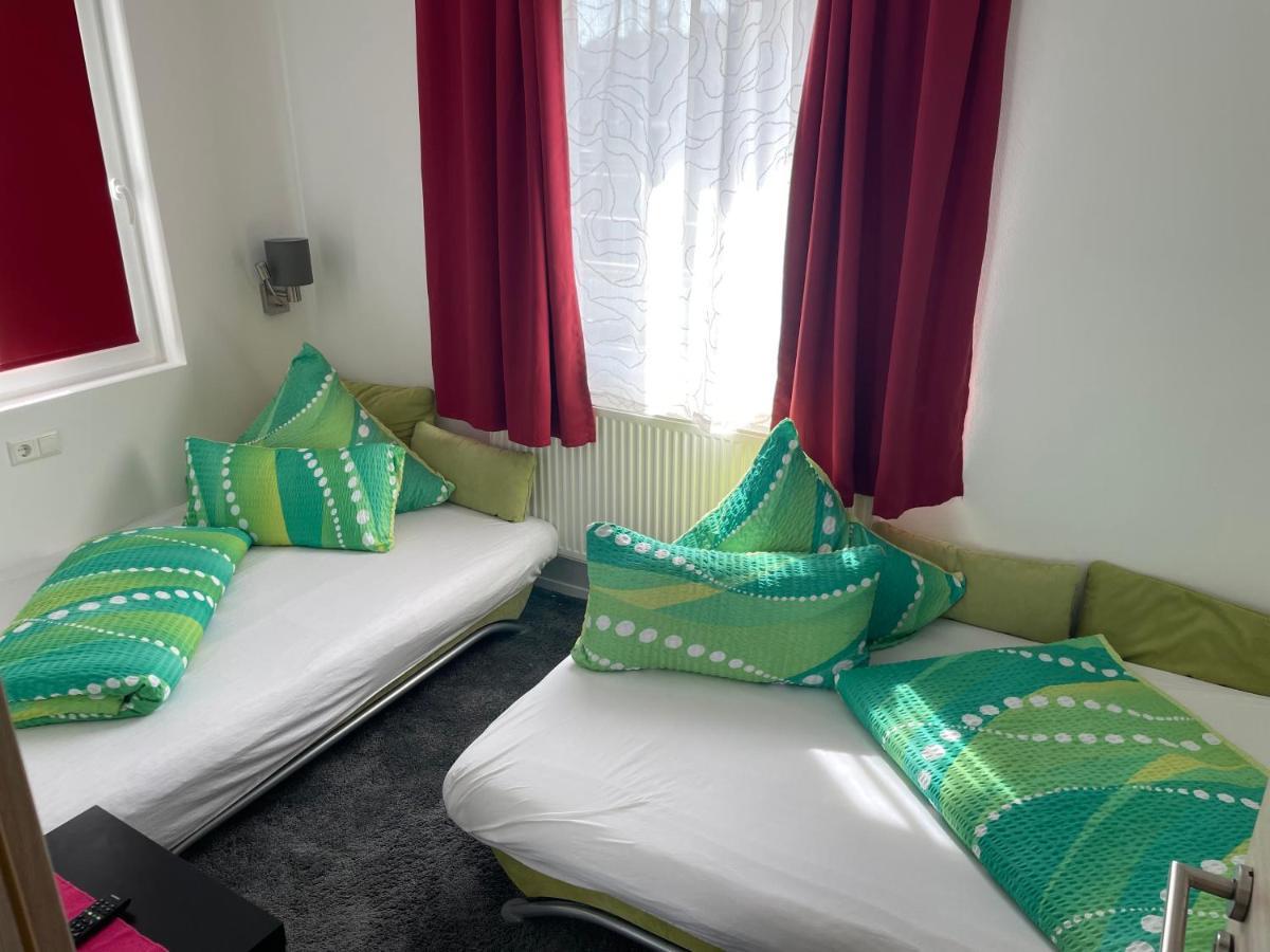 Gaestehaus Uezel Friedrichshafen Bagian luar foto