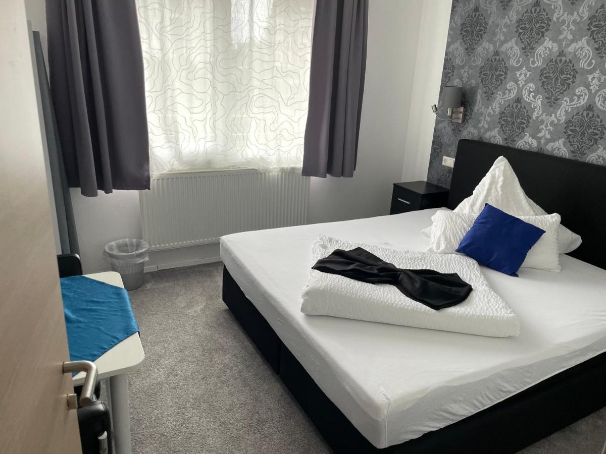 Gaestehaus Uezel Friedrichshafen Bagian luar foto