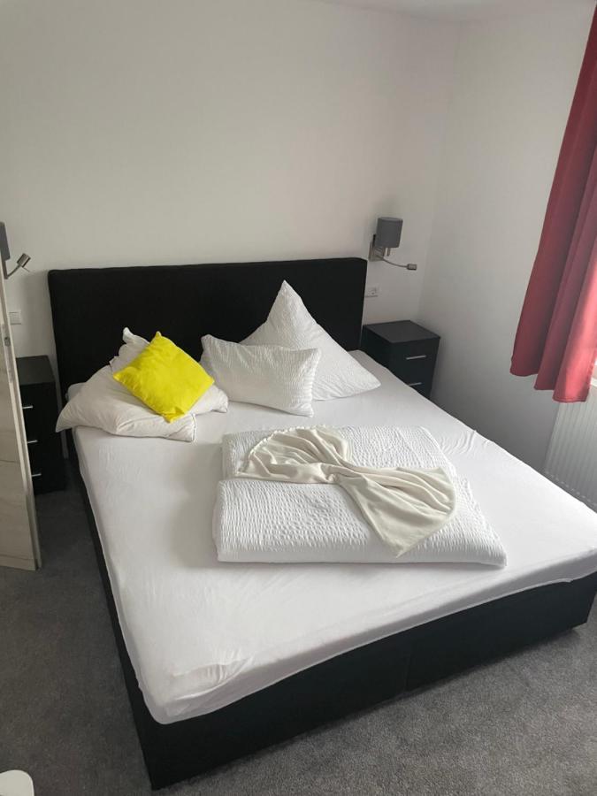 Gaestehaus Uezel Friedrichshafen Bagian luar foto