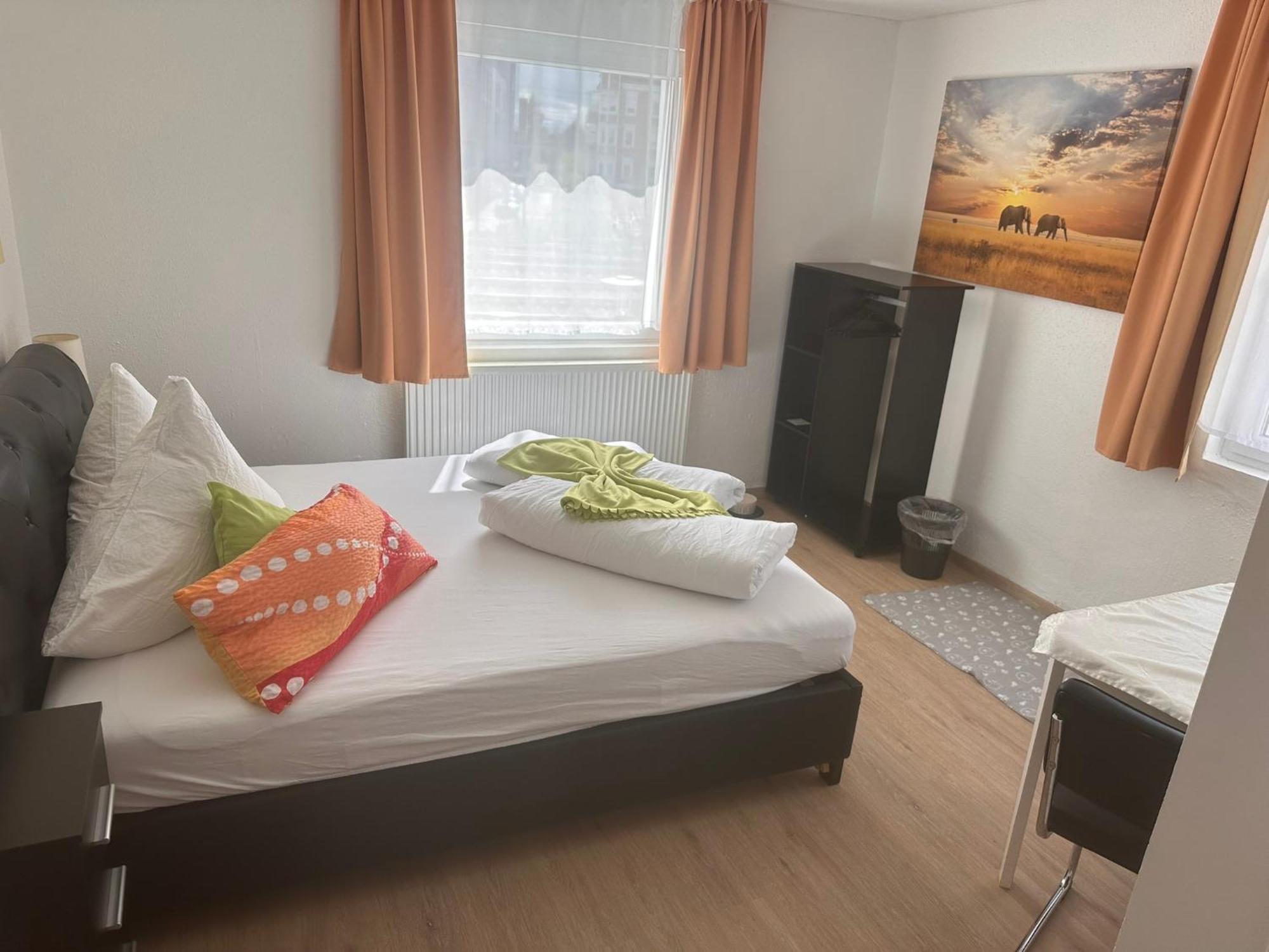 Gaestehaus Uezel Friedrichshafen Bagian luar foto