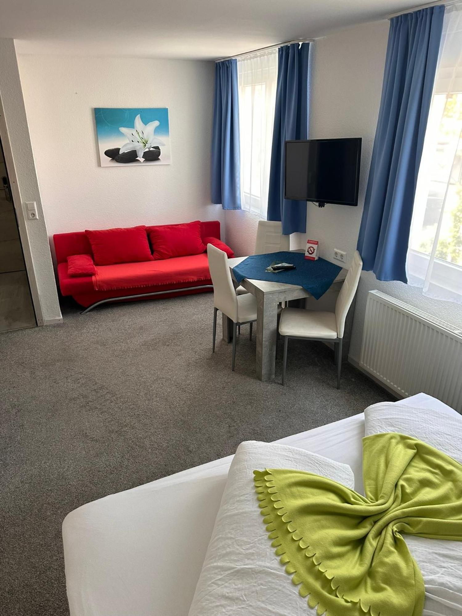 Gaestehaus Uezel Friedrichshafen Bagian luar foto
