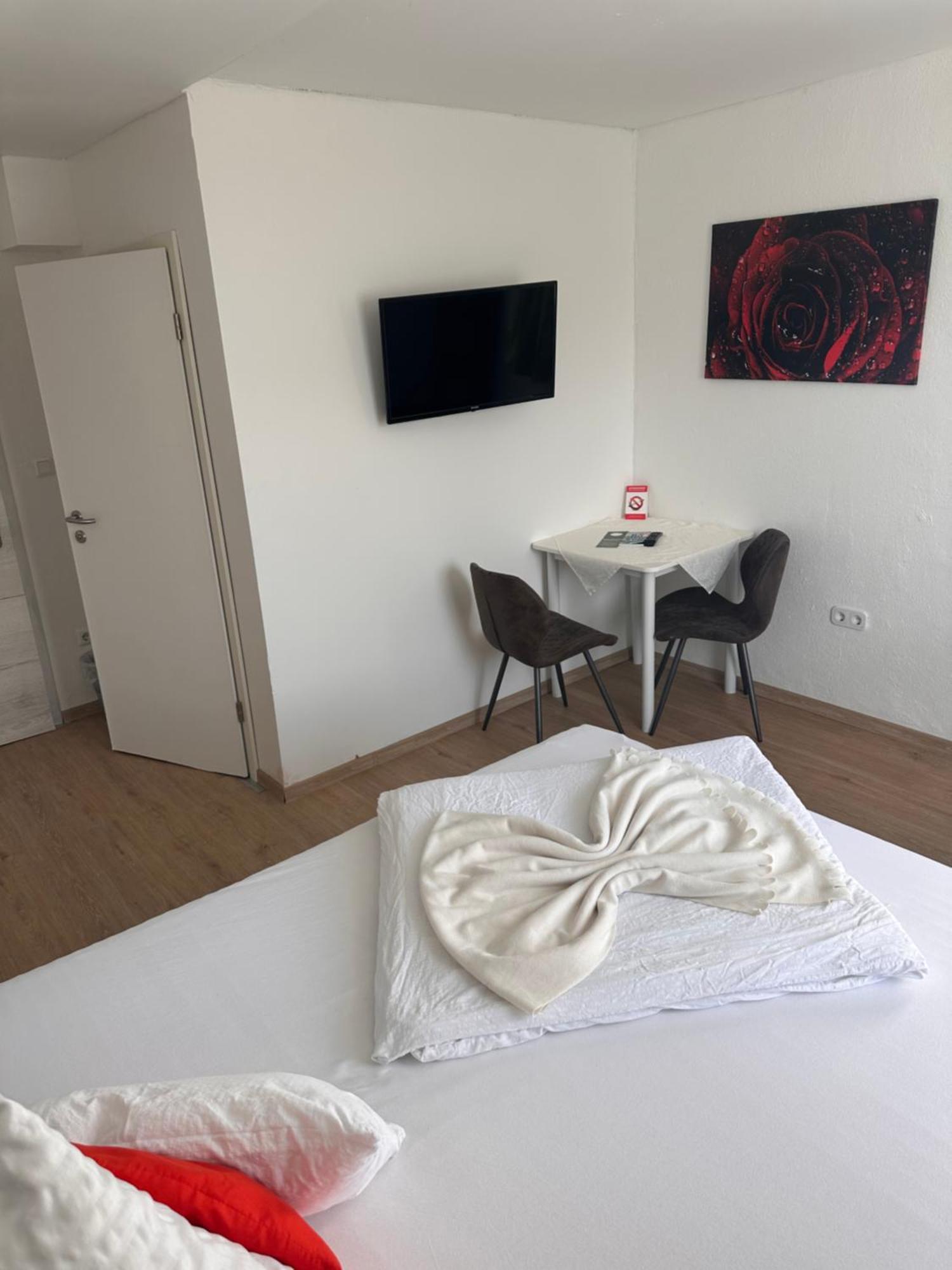 Gaestehaus Uezel Friedrichshafen Bagian luar foto