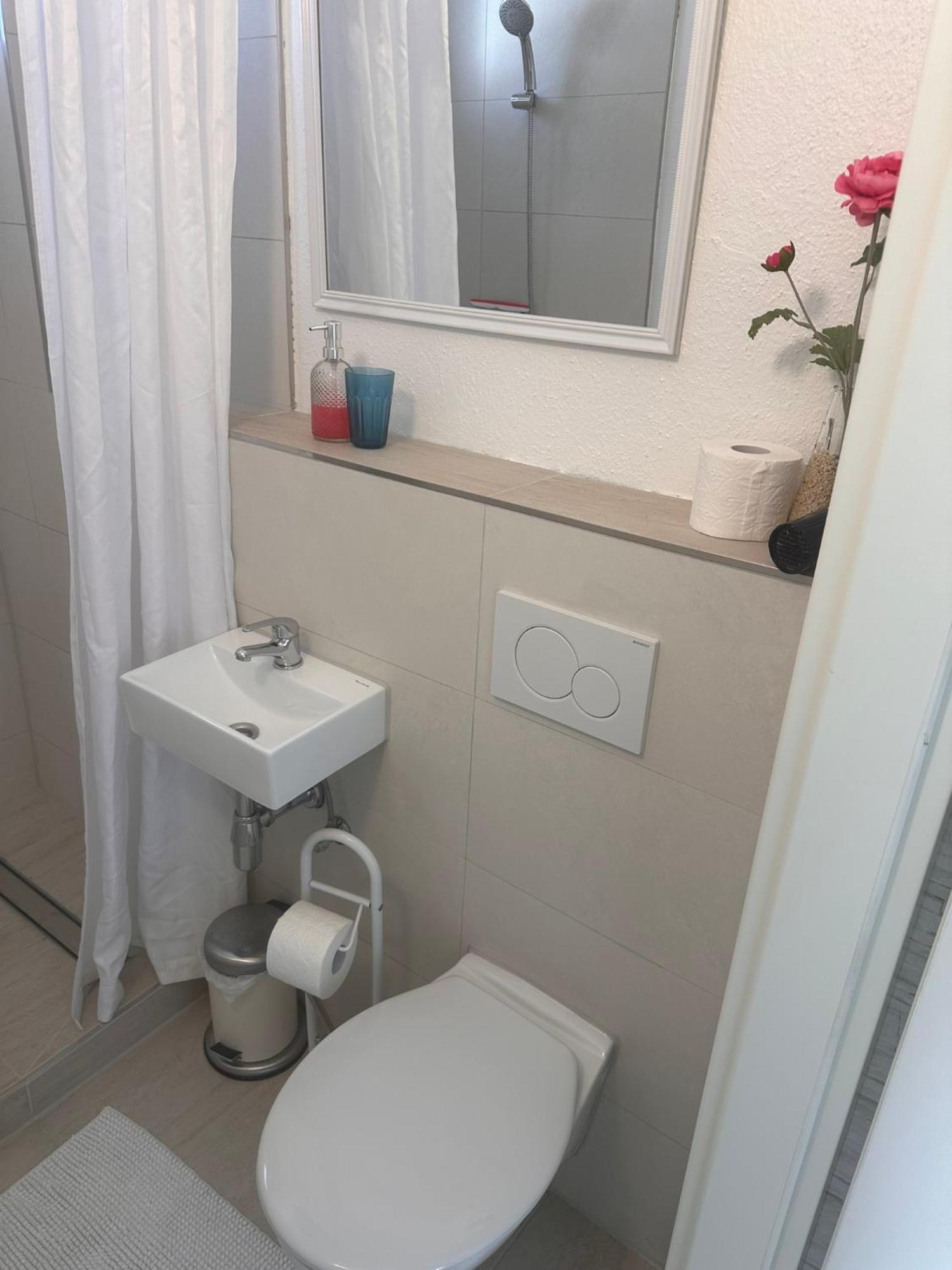 Gaestehaus Uezel Friedrichshafen Bagian luar foto