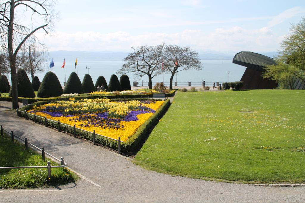 Gaestehaus Uezel Friedrichshafen Bagian luar foto