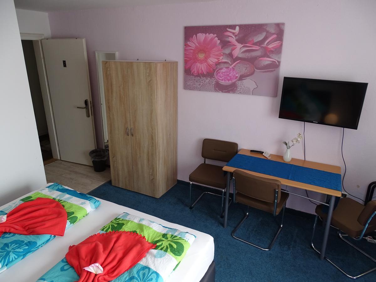 Gaestehaus Uezel Friedrichshafen Bagian luar foto