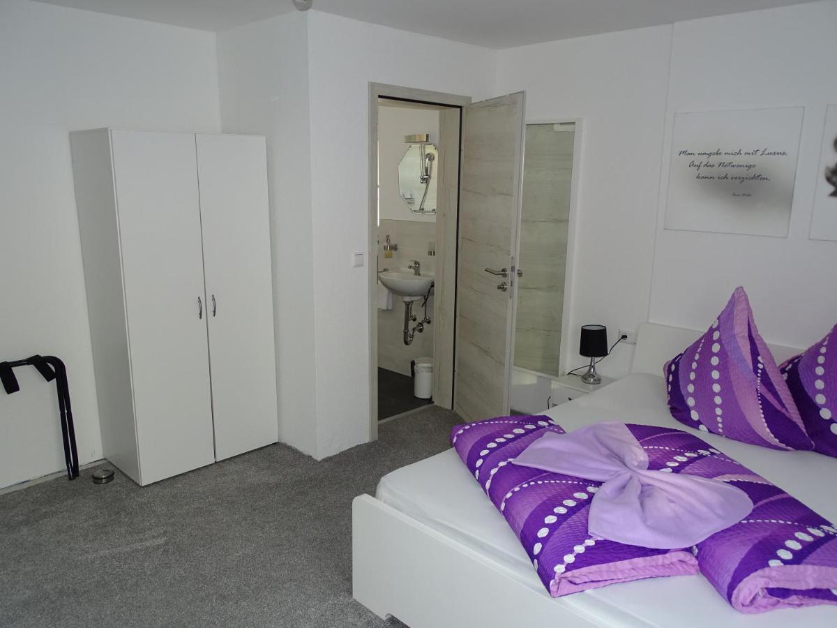 Gaestehaus Uezel Friedrichshafen Bagian luar foto